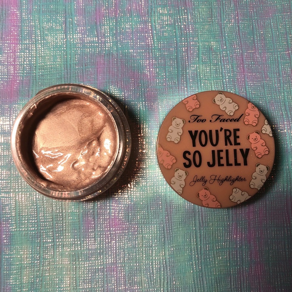 Too Faced You’re So Jelly Highlighter